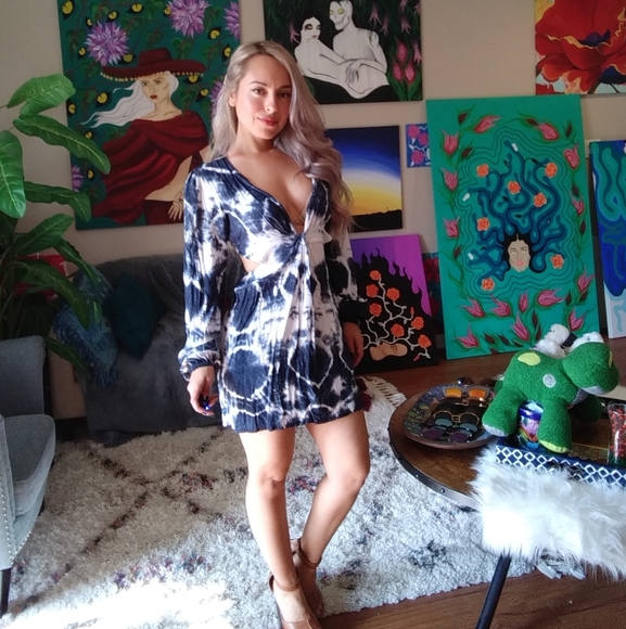 Planet Blue Dresses & Skirts - Open back Blu moon tie dye mini dress xs